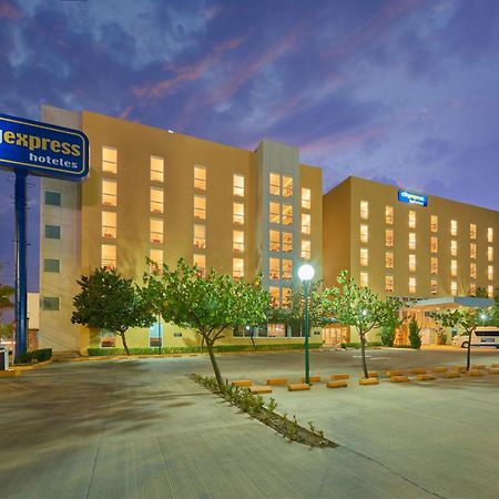 City Express By Marriott Irapuato Norte Екстериор снимка