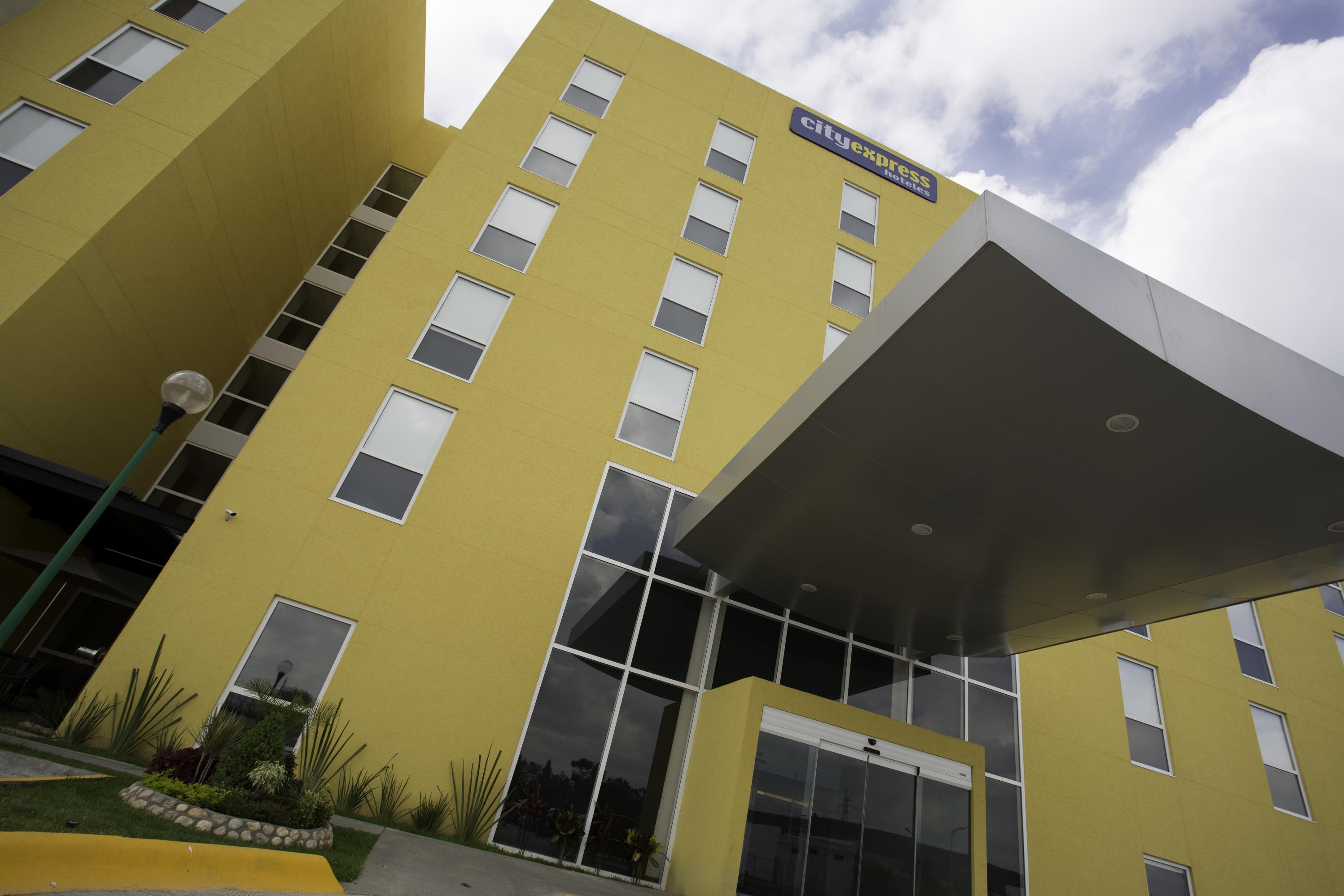 City Express By Marriott Irapuato Norte Екстериор снимка