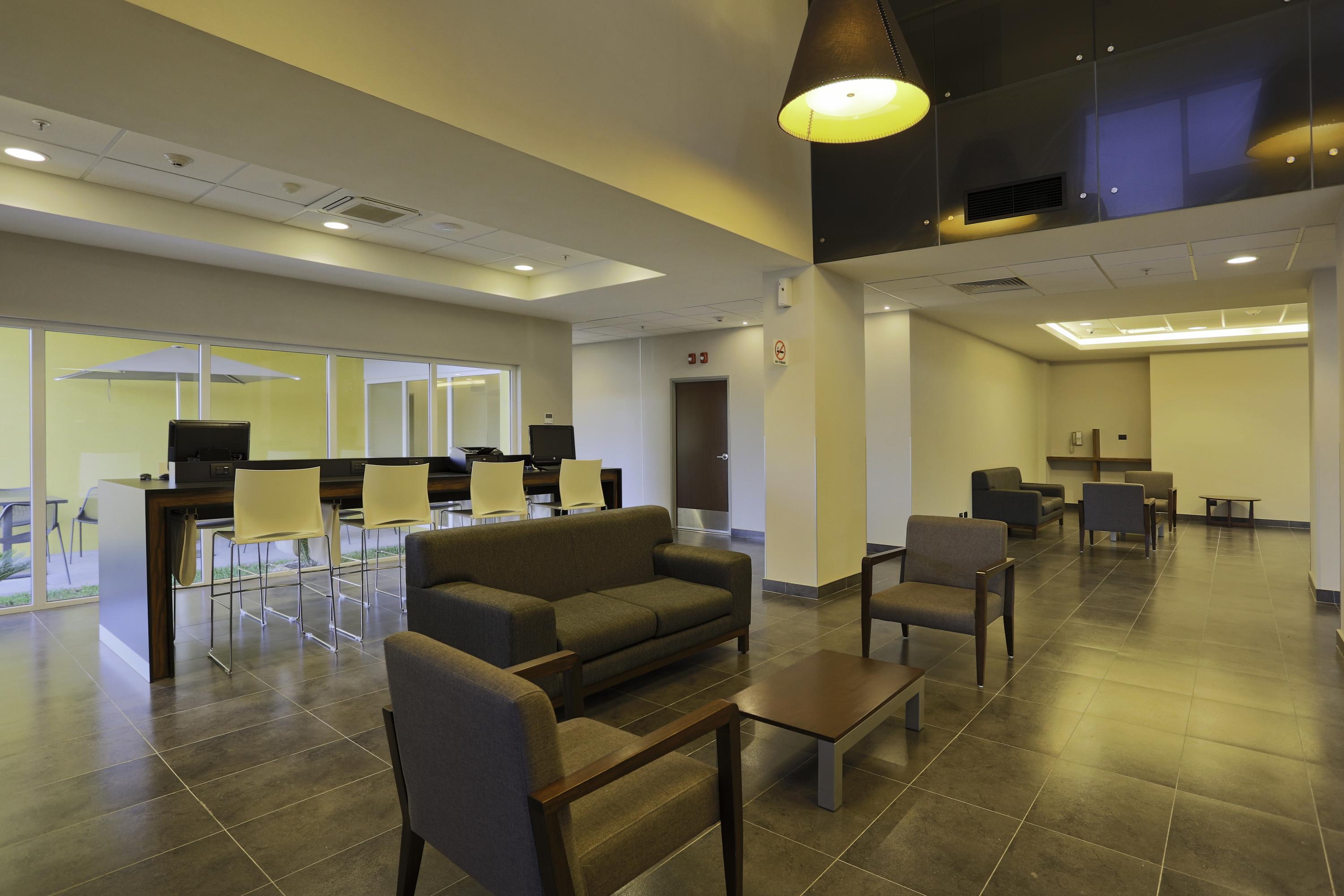 City Express By Marriott Irapuato Norte Екстериор снимка