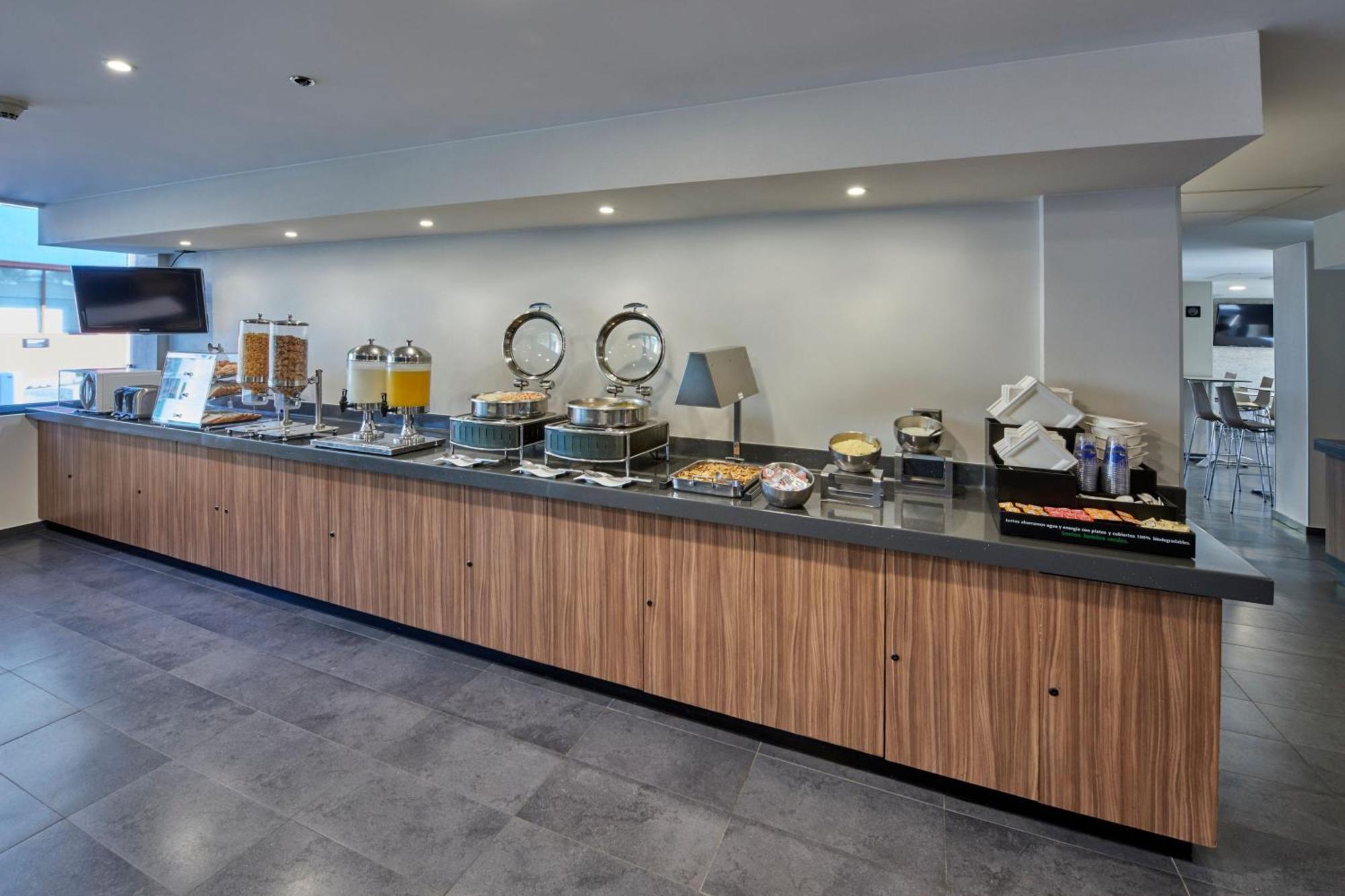 City Express By Marriott Irapuato Norte Екстериор снимка