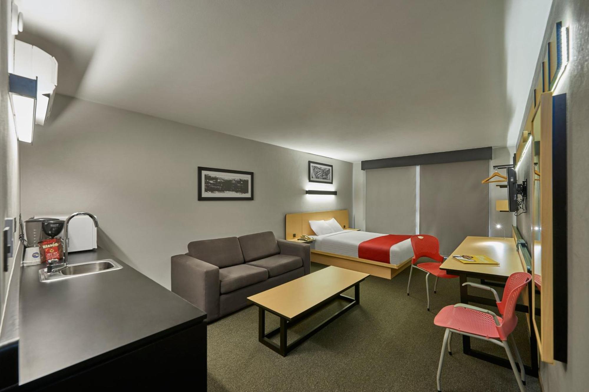 City Express By Marriott Irapuato Norte Екстериор снимка